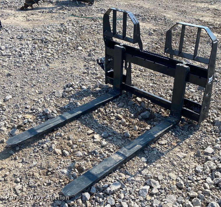 Bobcat Pallet Fork HD skid steer forks in Tulsa, OK Item MG9930 sold