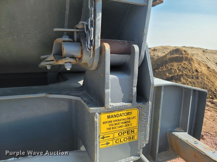 image for item ML9380 2020 Carmex  side dump trailer