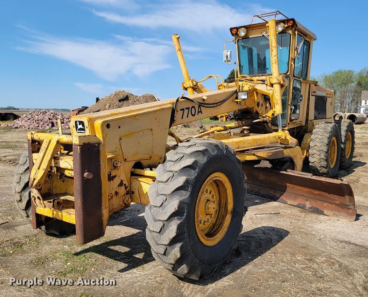 image for item ML9381 John Deere 770A  motor grader