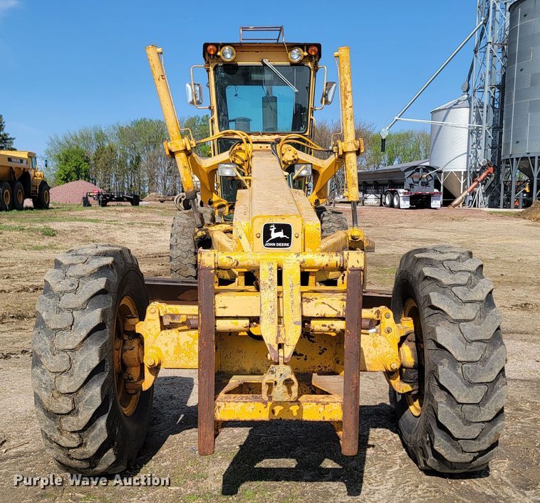 image for item ML9381 John Deere 770A  motor grader