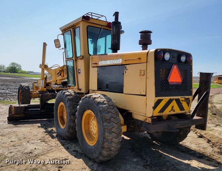 image for item ML9381 John Deere 770A  motor grader