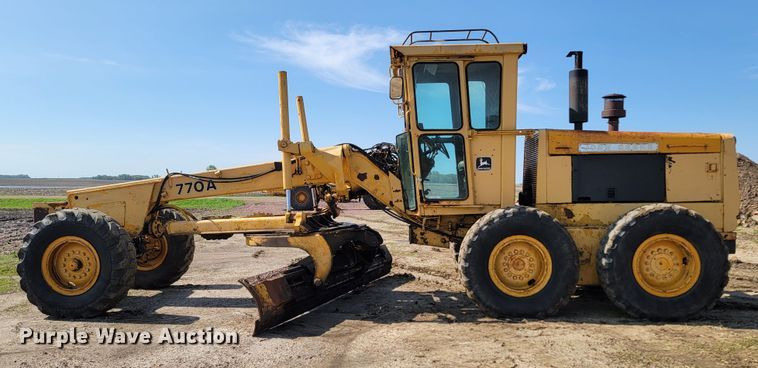 image for item ML9381 John Deere 770A  motor grader