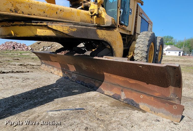 image for item ML9381 John Deere 770A  motor grader