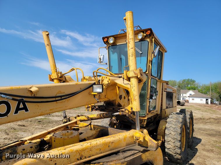 image for item ML9381 John Deere 770A  motor grader