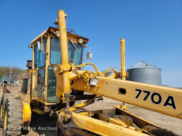 image for item ML9381 John Deere 770A  motor grader