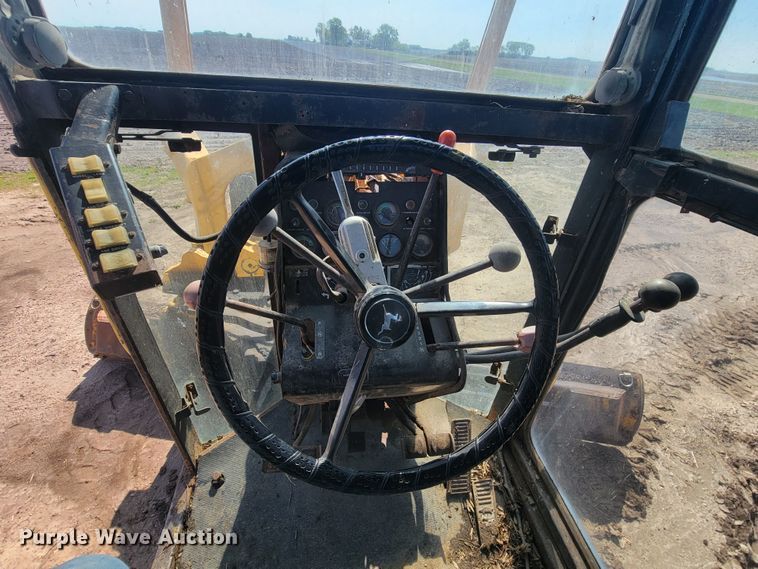 image for item ML9381 John Deere 770A  motor grader