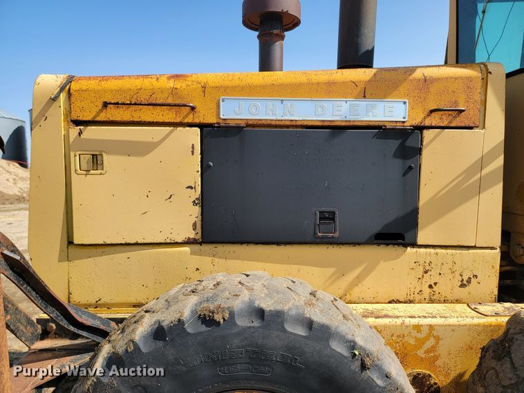 image for item ML9381 John Deere 770A  motor grader