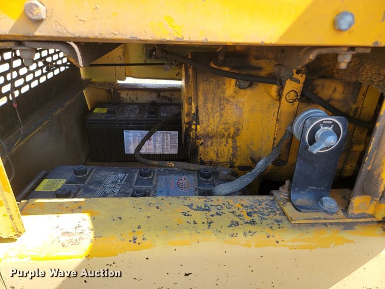 image for item ML9381 John Deere 770A  motor grader