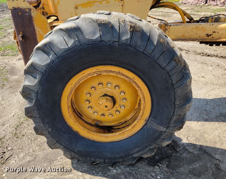 image for item ML9381 John Deere 770A  motor grader