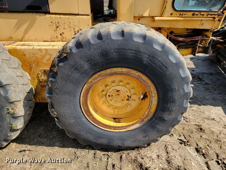 image for item ML9381 John Deere 770A  motor grader