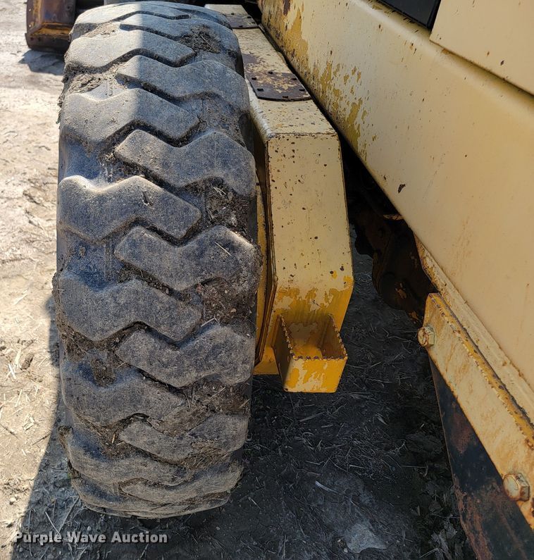 image for item ML9381 John Deere 770A  motor grader