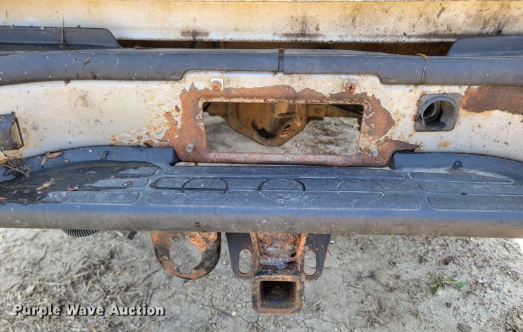 image for item ML9384 2005 Chevrolet Silverado 2500HD  Ext. Cab pickup truck