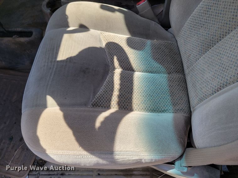 image for item ML9384 2005 Chevrolet Silverado 2500HD  Ext. Cab pickup truck