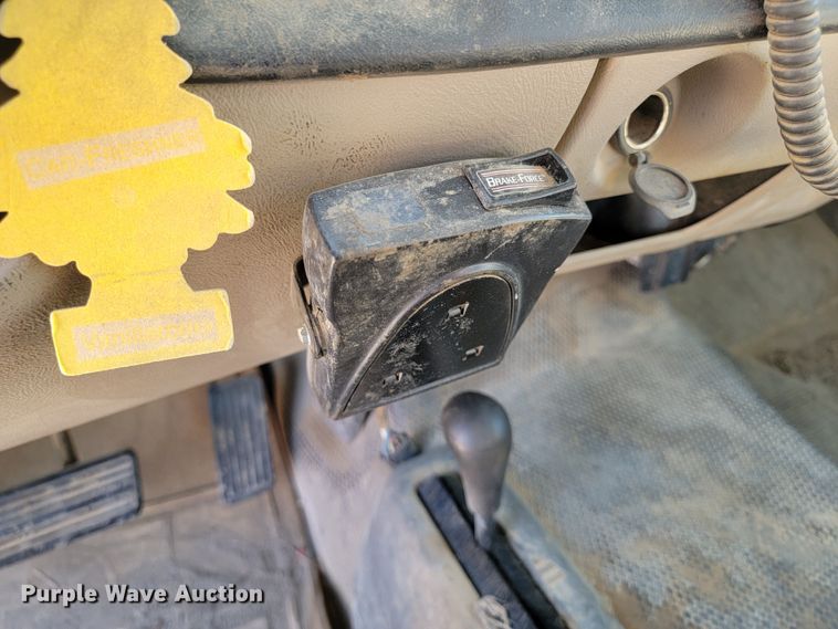 image for item ML9384 2005 Chevrolet Silverado 2500HD  Ext. Cab pickup truck