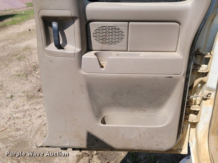 image for item ML9384 2005 Chevrolet Silverado 2500HD  Ext. Cab pickup truck