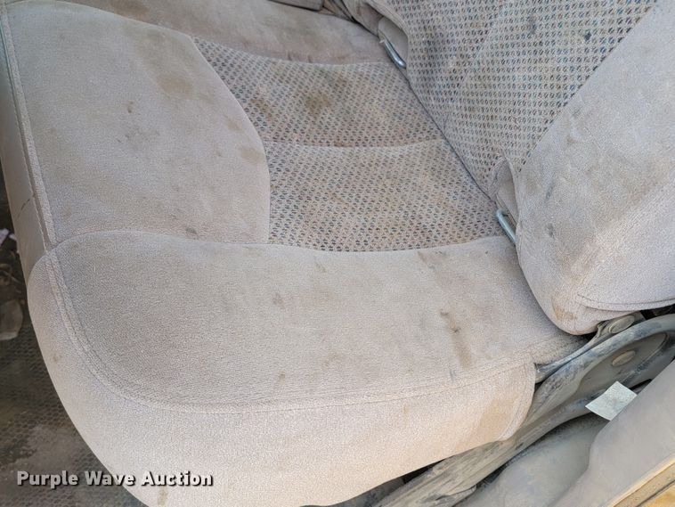 image for item ML9384 2005 Chevrolet Silverado 2500HD  Ext. Cab pickup truck