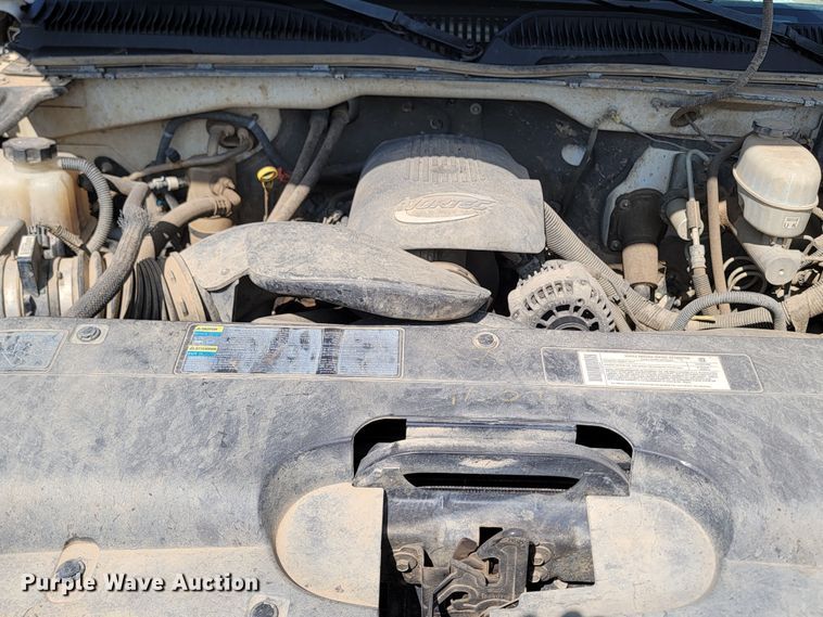 image for item ML9384 2005 Chevrolet Silverado 2500HD  Ext. Cab pickup truck