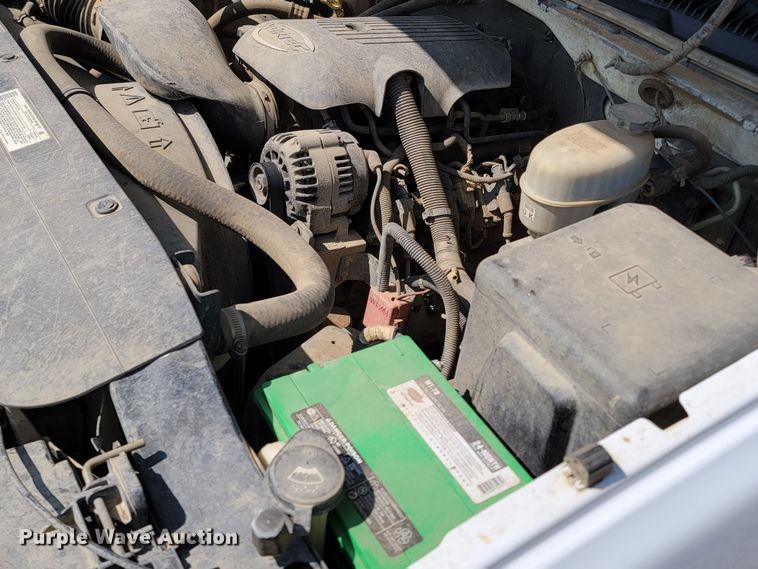 image for item ML9384 2005 Chevrolet Silverado 2500HD  Ext. Cab pickup truck