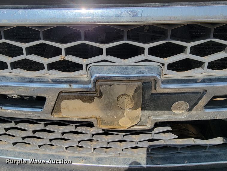 image for item ML9384 2005 Chevrolet Silverado 2500HD  Ext. Cab pickup truck