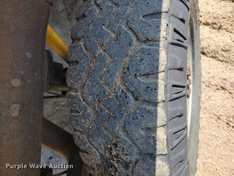 image for item ML9384 2005 Chevrolet Silverado 2500HD  Ext. Cab pickup truck