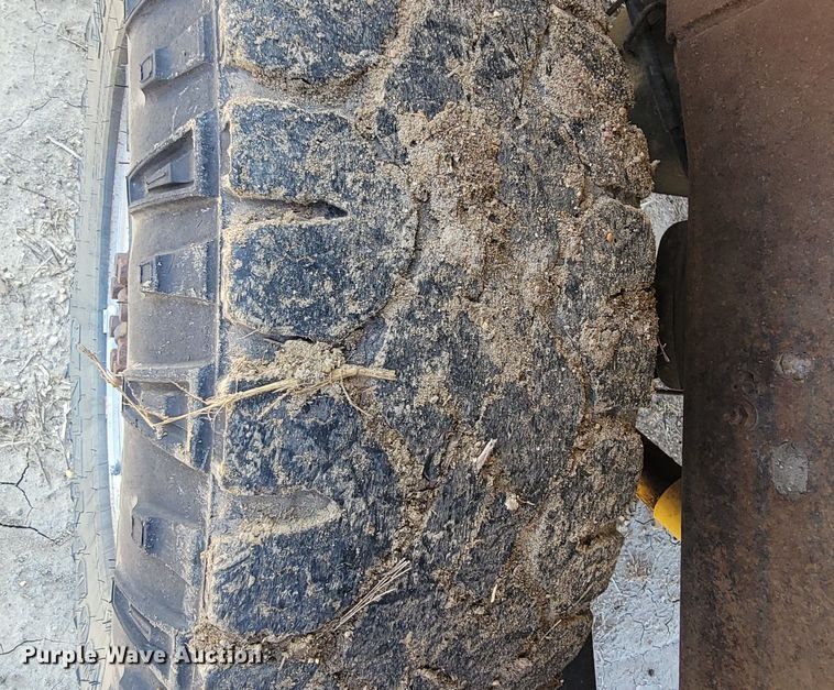 image for item ML9384 2005 Chevrolet Silverado 2500HD  Ext. Cab pickup truck