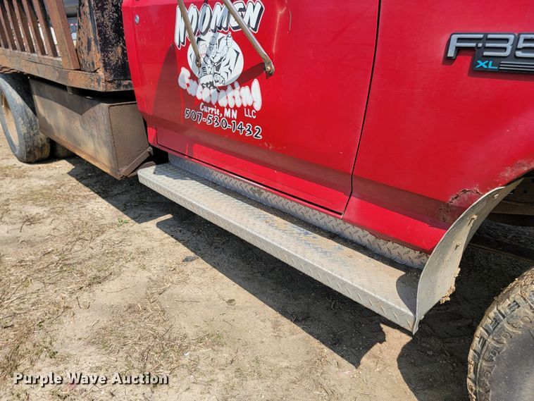 image for item ML9385 1996 Ford F350 XL  flatbed pickup truck