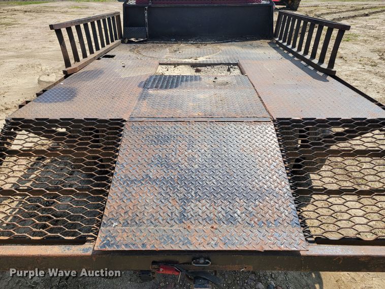 image for item ML9385 1996 Ford F350 XL  flatbed pickup truck