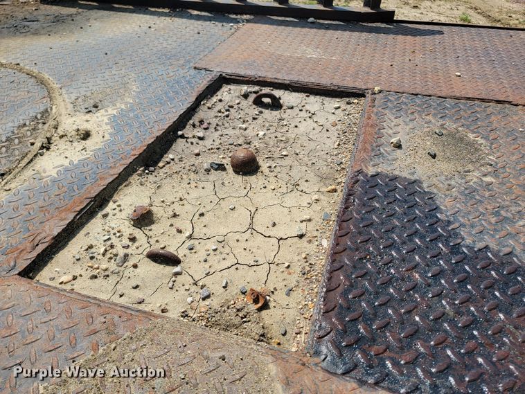 image for item ML9385 1996 Ford F350 XL  flatbed pickup truck