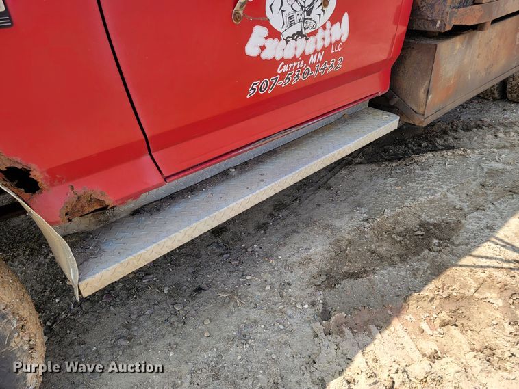 image for item ML9385 1996 Ford F350 XL  flatbed pickup truck