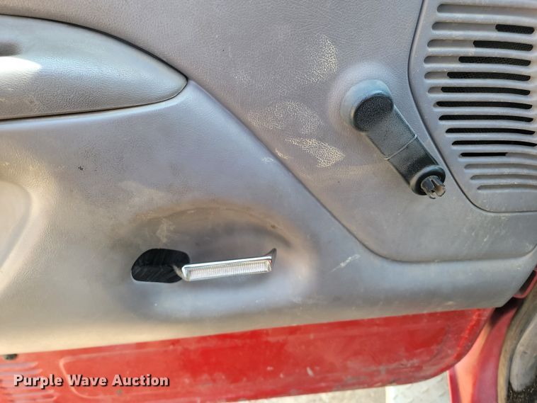 image for item ML9385 1996 Ford F350 XL  flatbed pickup truck