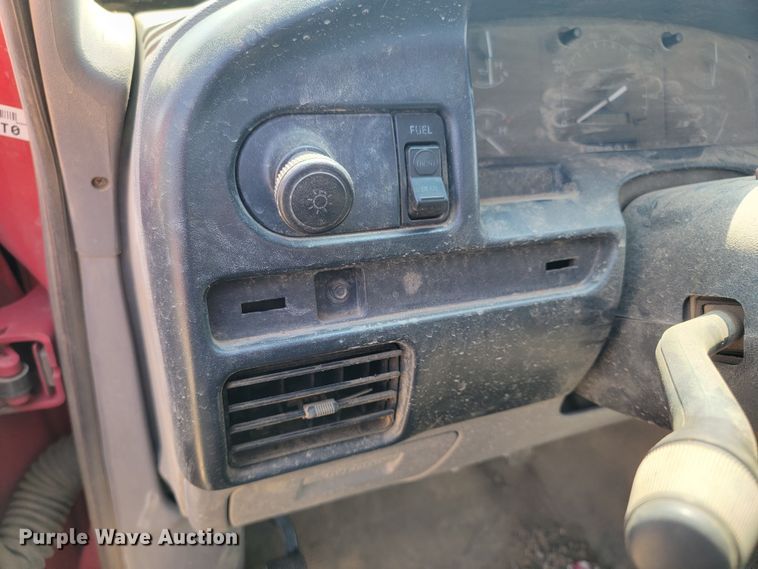 image for item ML9385 1996 Ford F350 XL  flatbed pickup truck