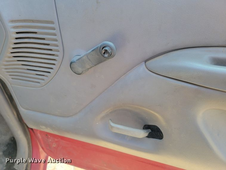 image for item ML9385 1996 Ford F350 XL  flatbed pickup truck