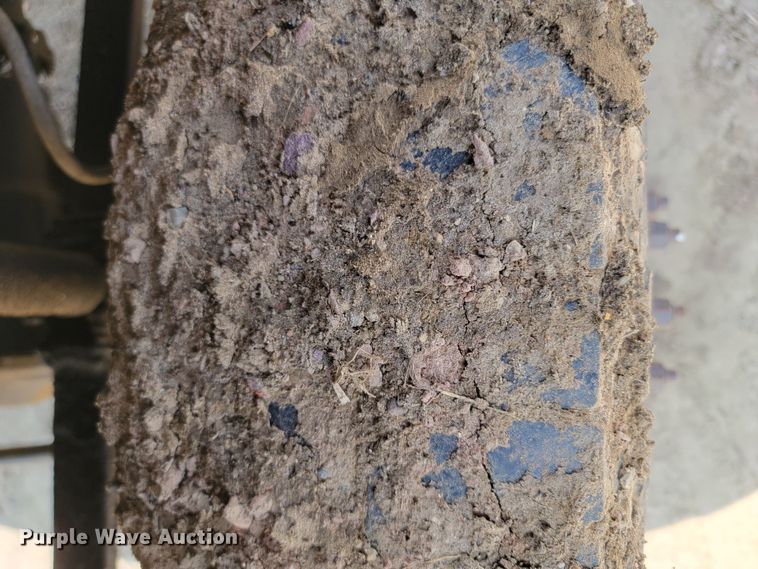 image for item ML9385 1996 Ford F350 XL  flatbed pickup truck