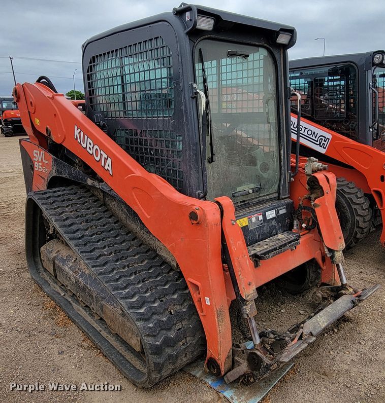image for item ML9388 2017 Kubota SVL95-2S  tracked skid steer loader