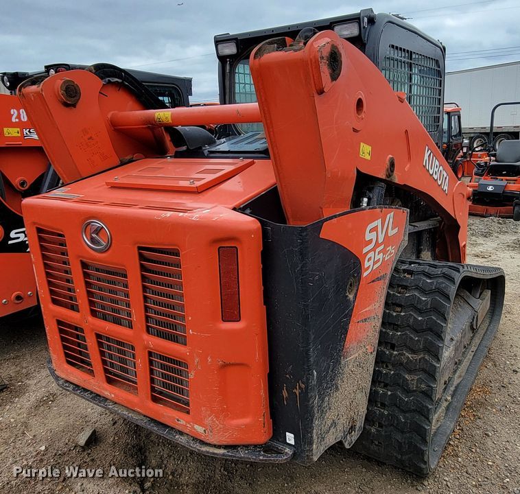 image for item ML9388 2017 Kubota SVL95-2S  tracked skid steer loader