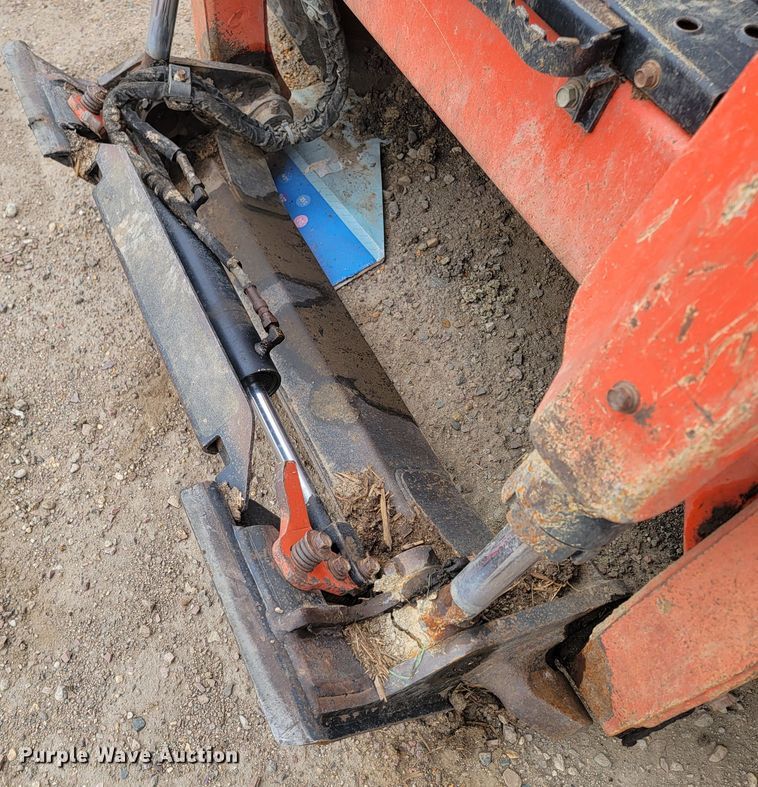 image for item ML9388 2017 Kubota SVL95-2S  tracked skid steer loader