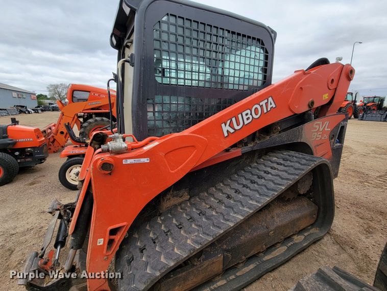 image for item ML9388 2017 Kubota SVL95-2S  tracked skid steer loader