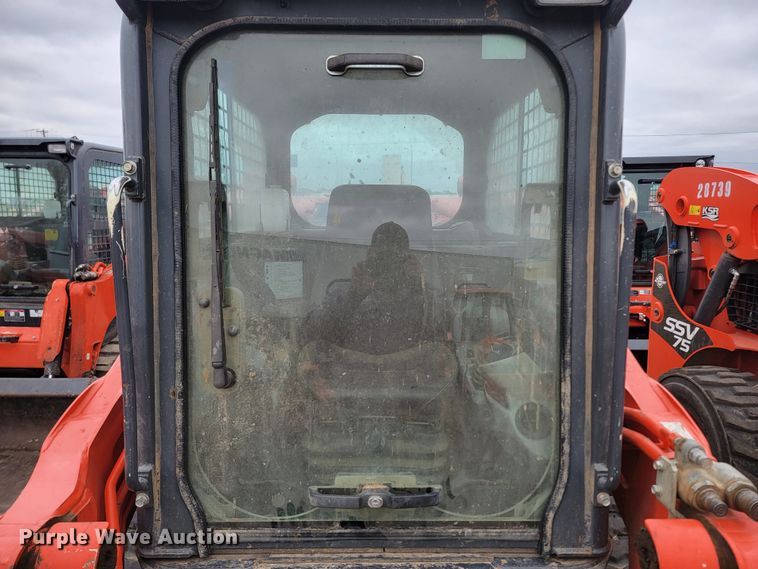 image for item ML9388 2017 Kubota SVL95-2S  tracked skid steer loader