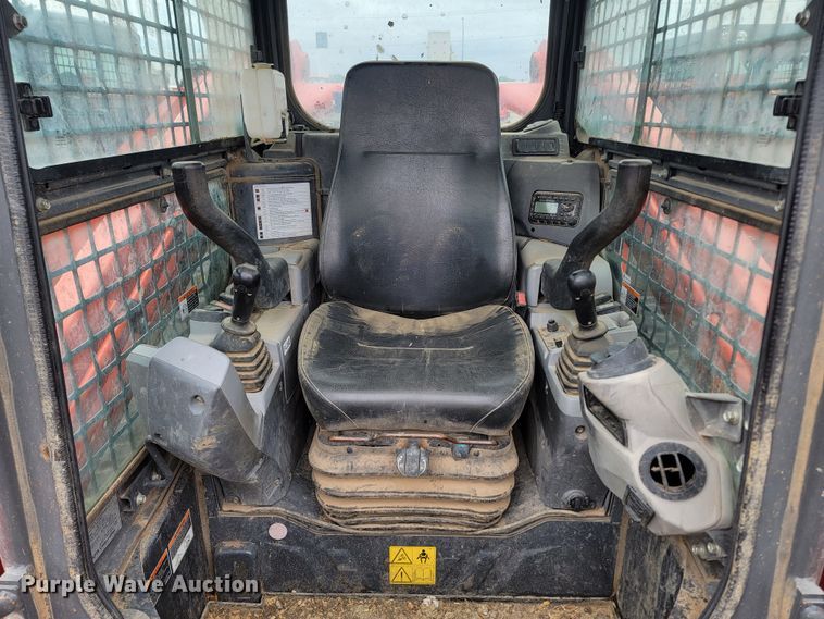 image for item ML9388 2017 Kubota SVL95-2S  tracked skid steer loader