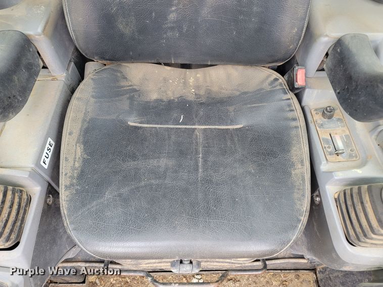 image for item ML9388 2017 Kubota SVL95-2S  tracked skid steer loader