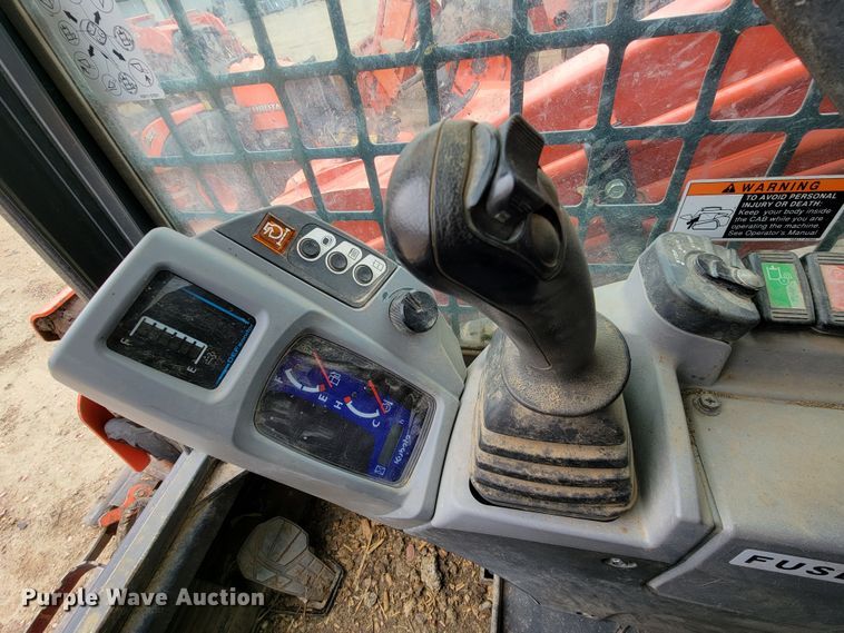 image for item ML9388 2017 Kubota SVL95-2S  tracked skid steer loader