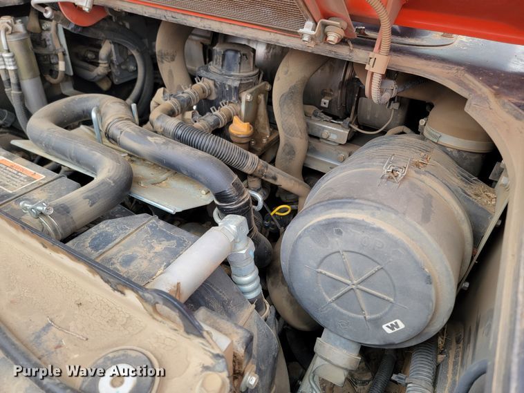 image for item ML9388 2017 Kubota SVL95-2S  tracked skid steer loader