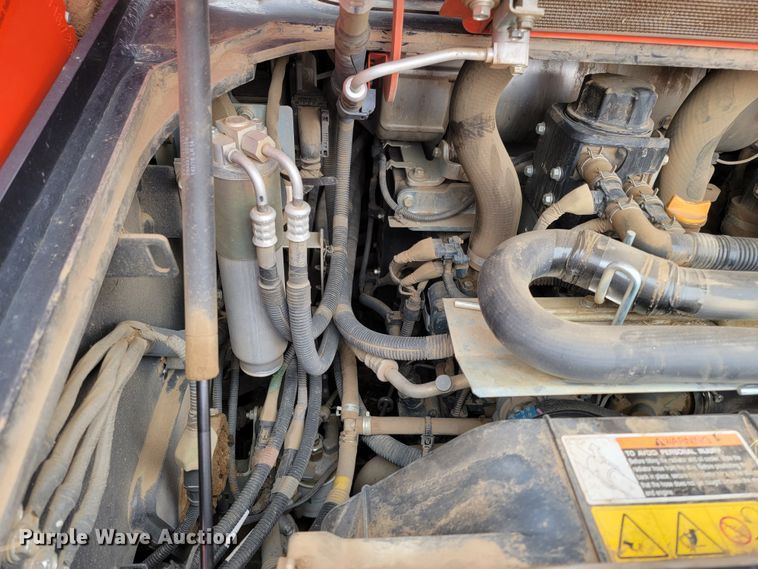 image for item ML9388 2017 Kubota SVL95-2S  tracked skid steer loader