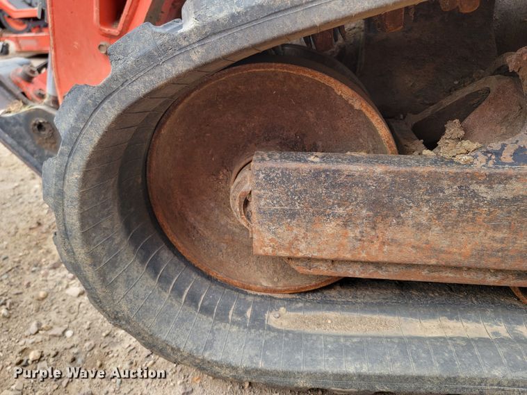 image for item ML9388 2017 Kubota SVL95-2S  tracked skid steer loader