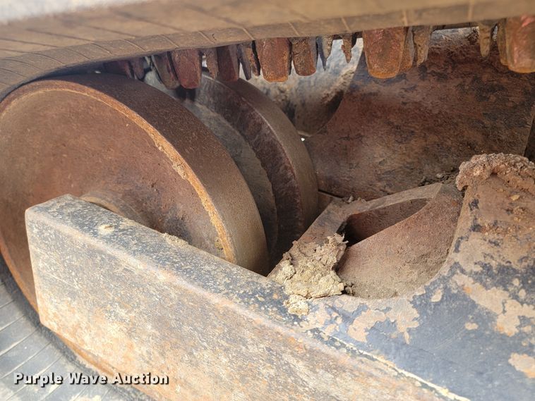 image for item ML9388 2017 Kubota SVL95-2S  tracked skid steer loader