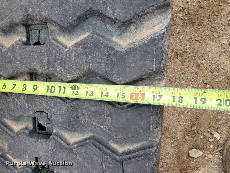 image for item ML9388 2017 Kubota SVL95-2S  tracked skid steer loader