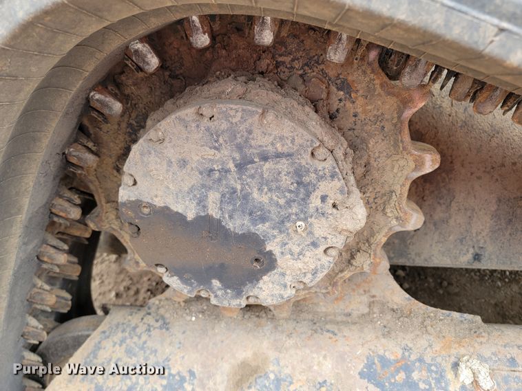 image for item ML9388 2017 Kubota SVL95-2S  tracked skid steer loader