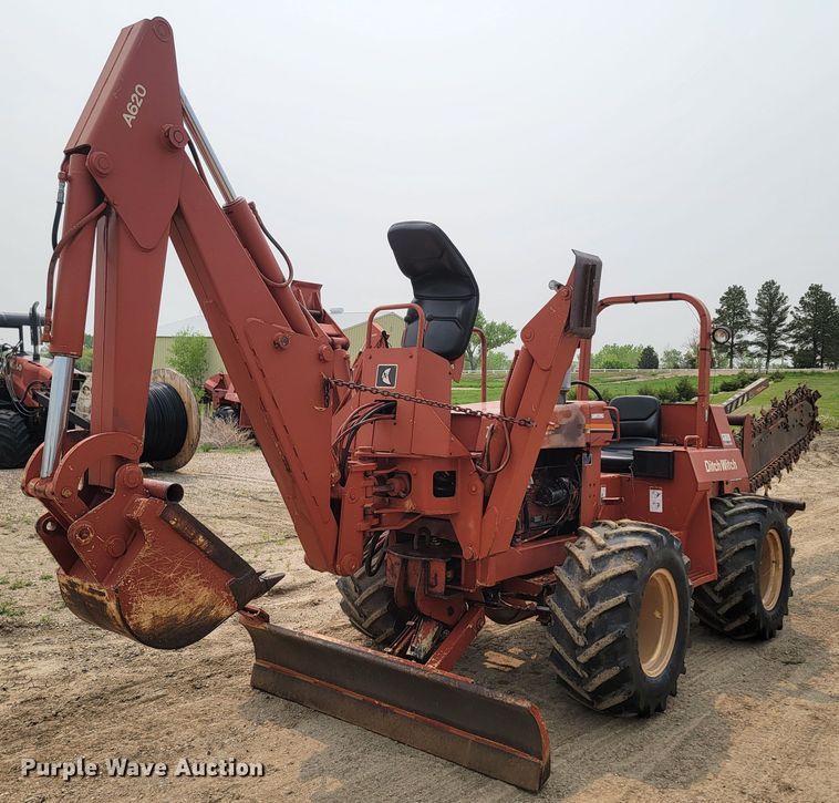 image for item ML9390 1993 Ditch Witch 7610  trencher