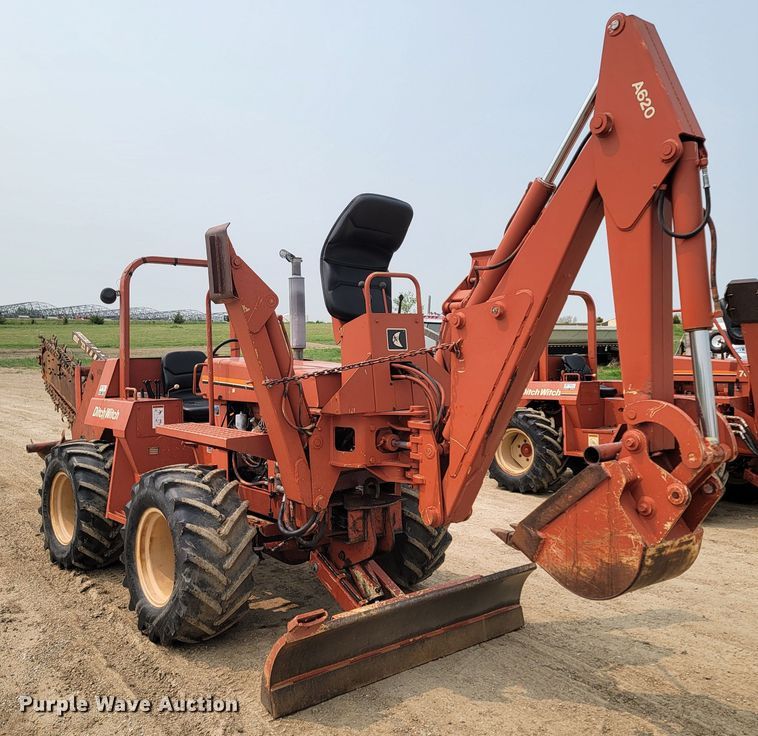 image for item ML9390 1993 Ditch Witch 7610  trencher