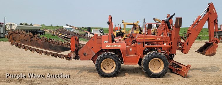 image for item ML9390 1993 Ditch Witch 7610  trencher